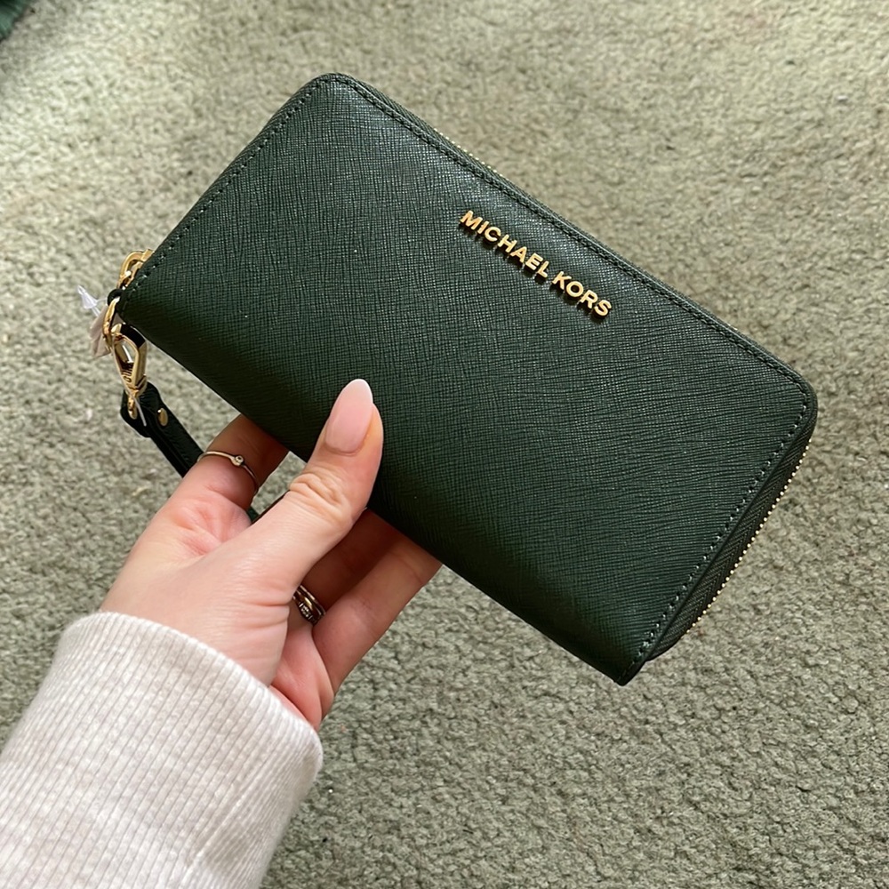 Michael Kors Forest Green Zipper Wallet